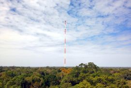 Der 325 Meter hohe ATTO-Turm wurde vor fünf Jahren offiziell eingeweiht